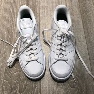 Adidas white sneaker new without tags